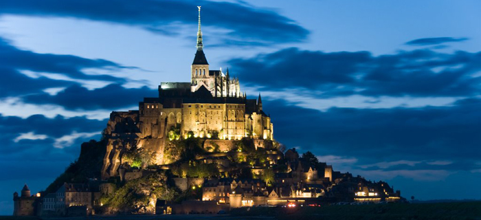 Mont Saint Michel – град среде море