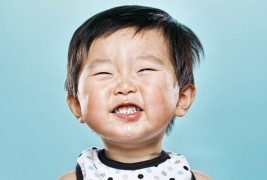 Фотографии од мали деца кои првпат пробуваат лимон