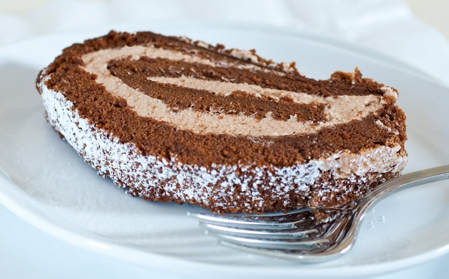 Вкусен десерт: Ролат во форма на солза