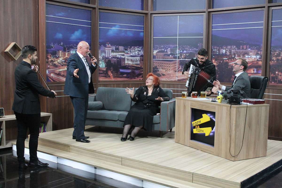 Виолета Томовска и Ефто Пупиноски во „Еден на Еден“