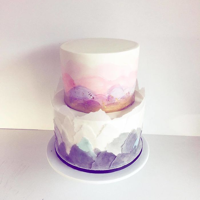 (4)Талентираната слаткарка Дарси работи во слаткарницата „Кејк“ во Канада, која е популарна помеѓу локалните жители по своите уникатни креации на свадбени торти.